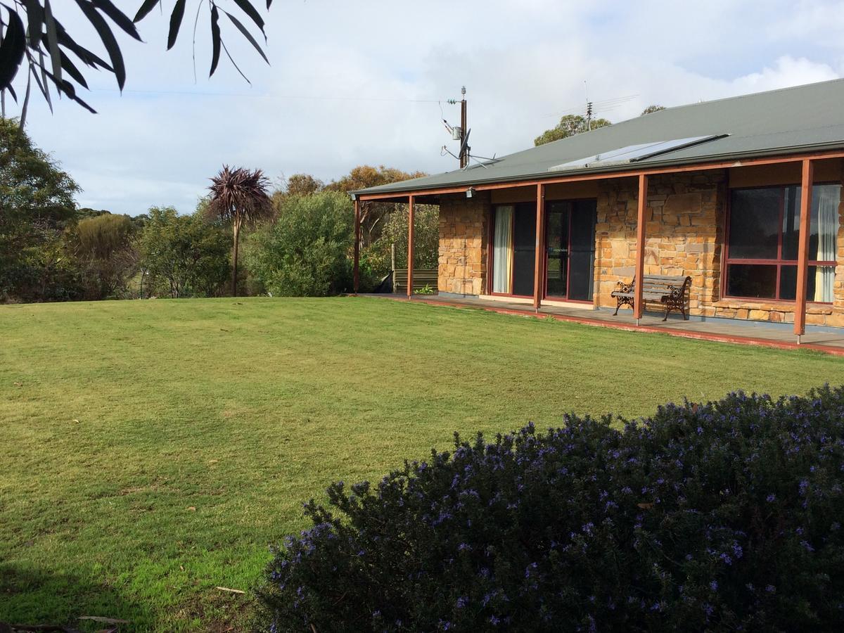 Bee'S Place - 3 Bedroom Home On 10 Acres Of Land With Distant Ocean Views Emu Bay Екстериор снимка