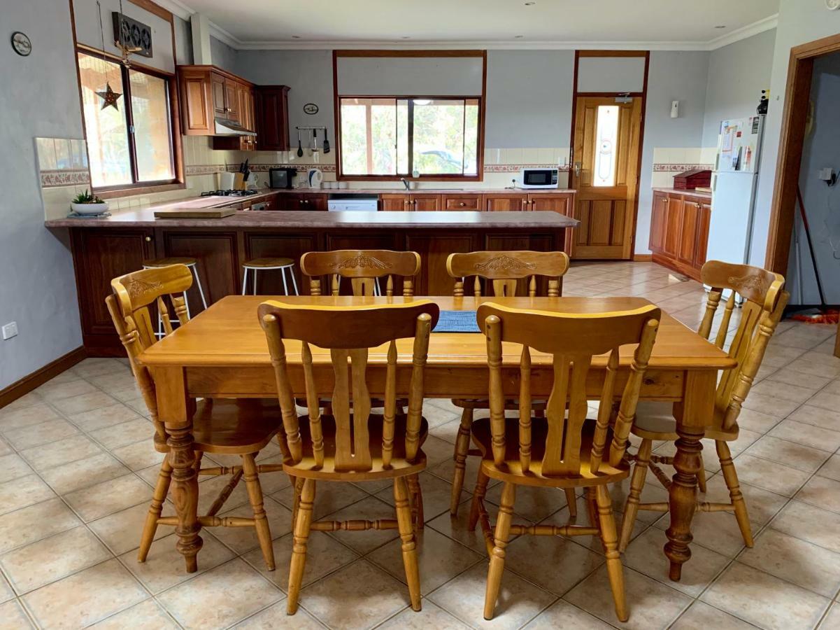 Bee'S Place - 3 Bedroom Home On 10 Acres Of Land With Distant Ocean Views Emu Bay Екстериор снимка